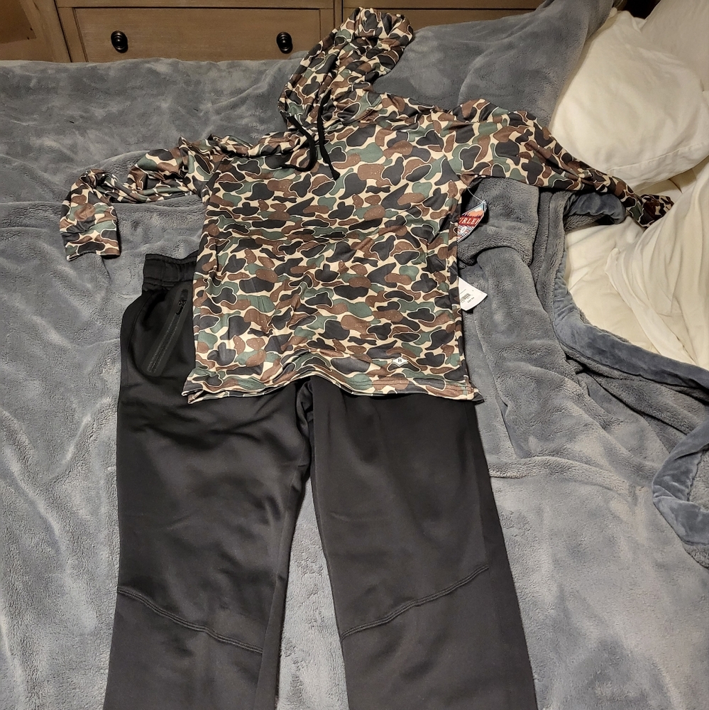 Small Burlebo hoodie W/ Large fleece joggers